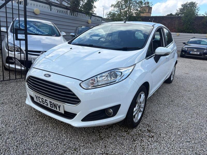 Ford Fiesta view 3