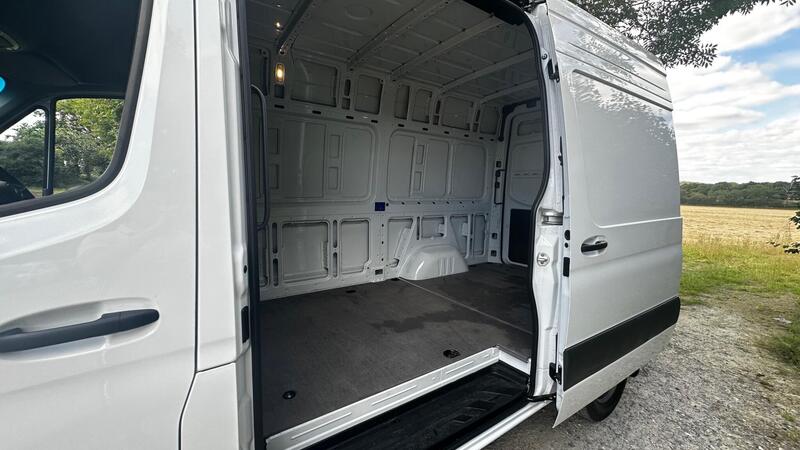 2026 Mercedes-Benz Sprinter — photo 4