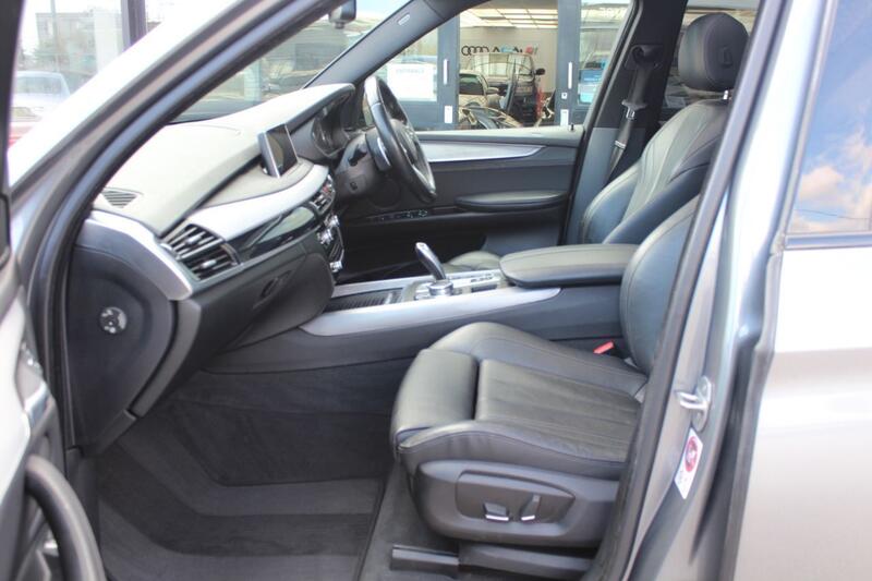 BMW X5 view 3