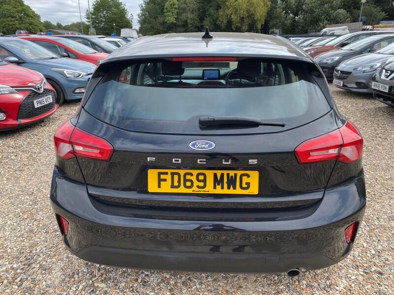 Ford Focus view 6