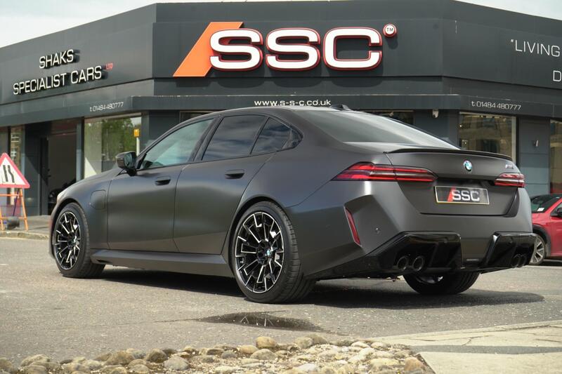 BMW M5 view 2