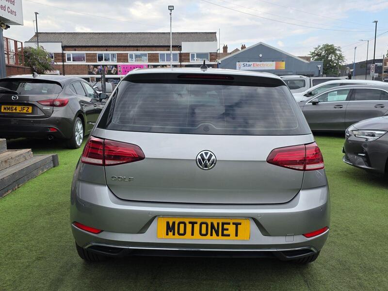 Volkswagen Golf view 6