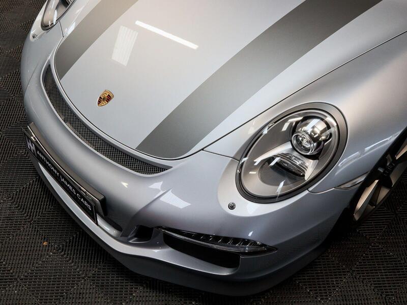 Porsche 911 view 13