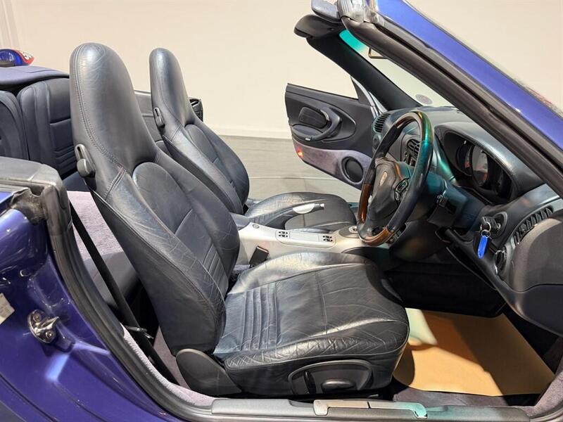 Porsche 911 view 5