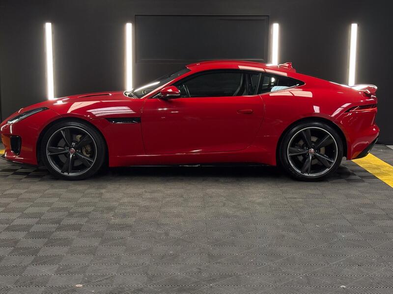 Jaguar F-Type view 3