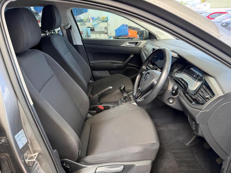 Volkswagen Polo view 3