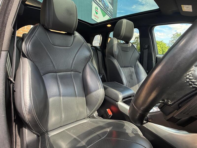 Land Rover Range Rover Evoque view 4