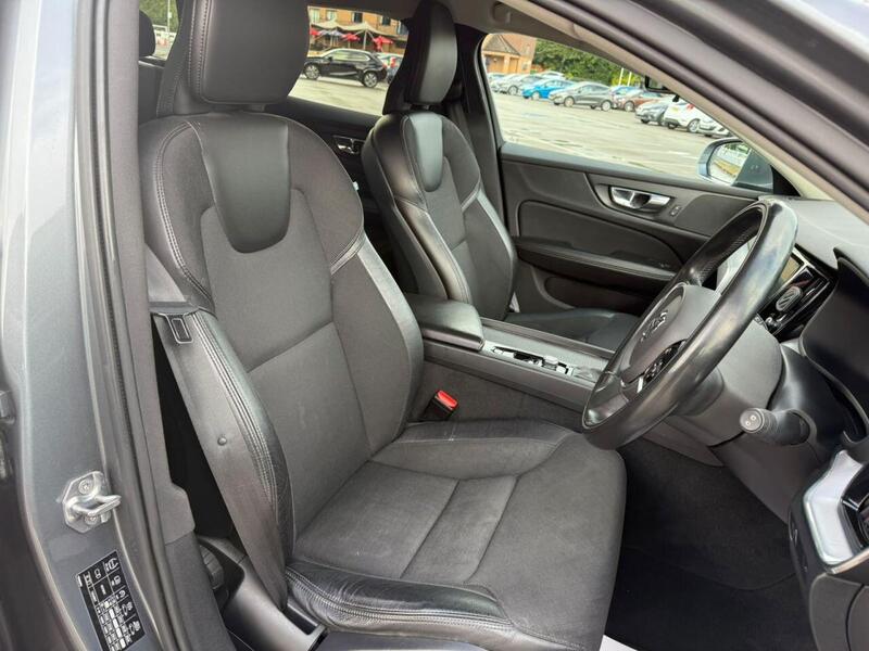 Volvo V60 view 3