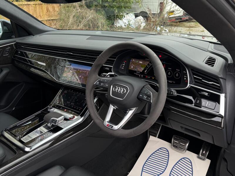 Audi Audi RSQ8 view 3