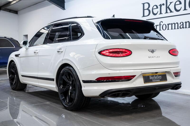 Bentley Bentayga view 4