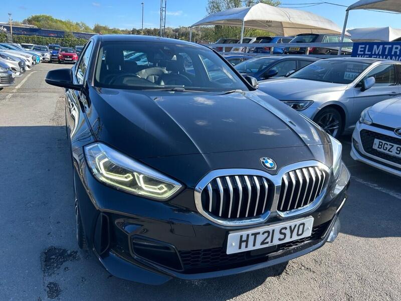 BMW 1 Series view 4