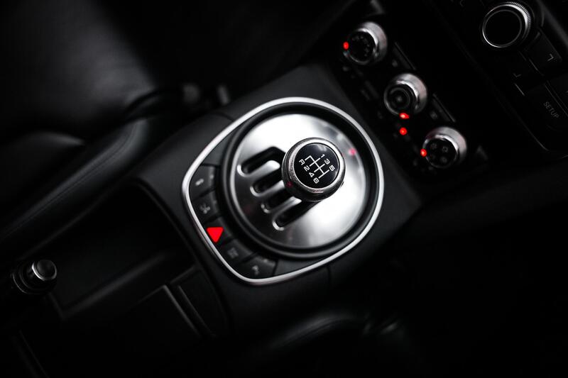 Audi R8 view 7