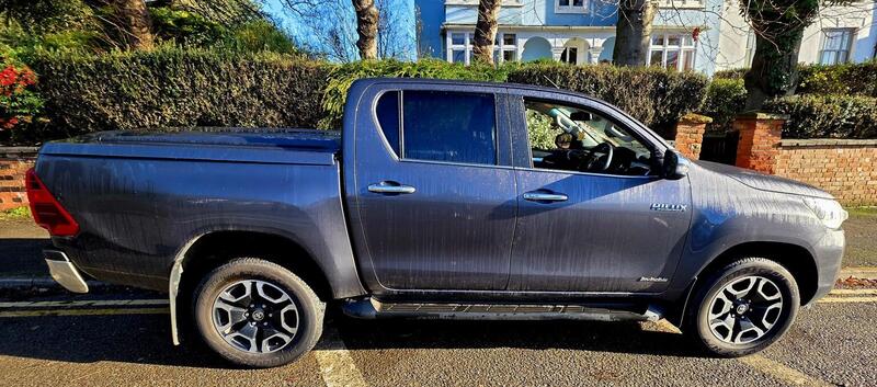 Toyota Hilux view 7