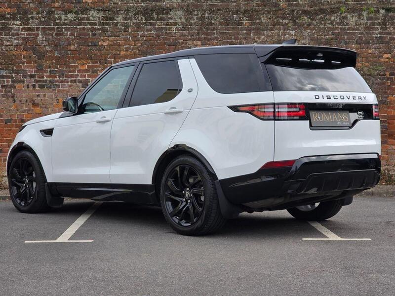 Land Rover Discovery view 3