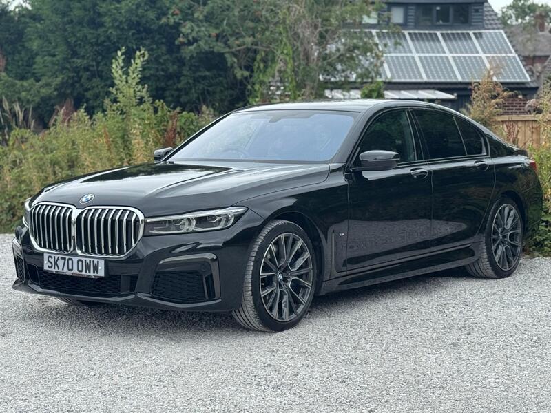 BMW 7 Series view 5