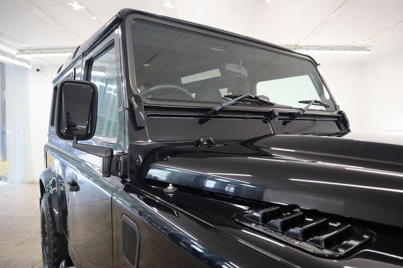 Land Rover Defender view 54