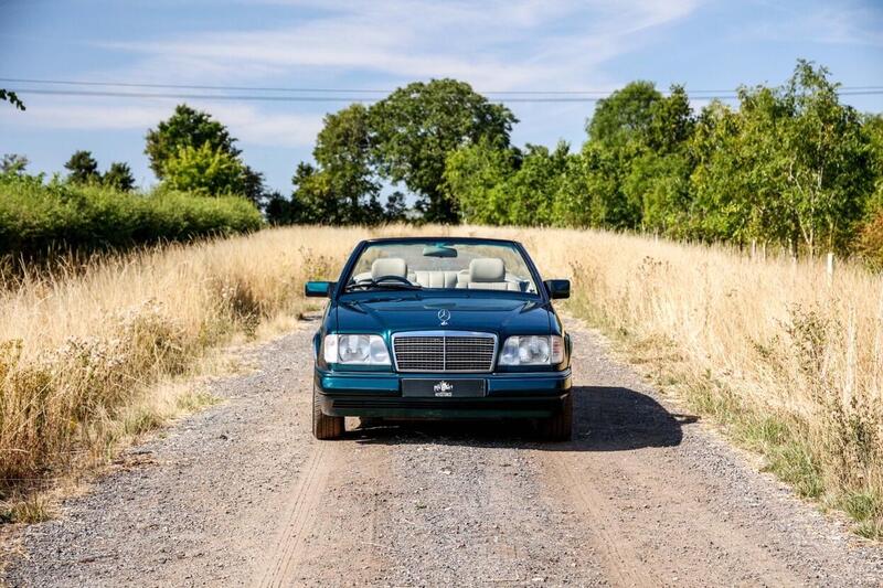 Mercedes-Benz E-Class view 3