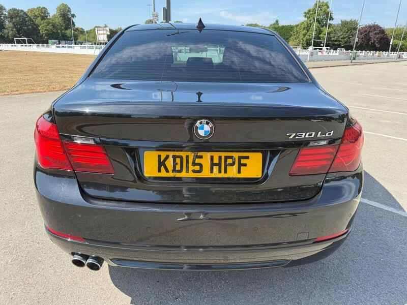 BMW 7 Series view 6