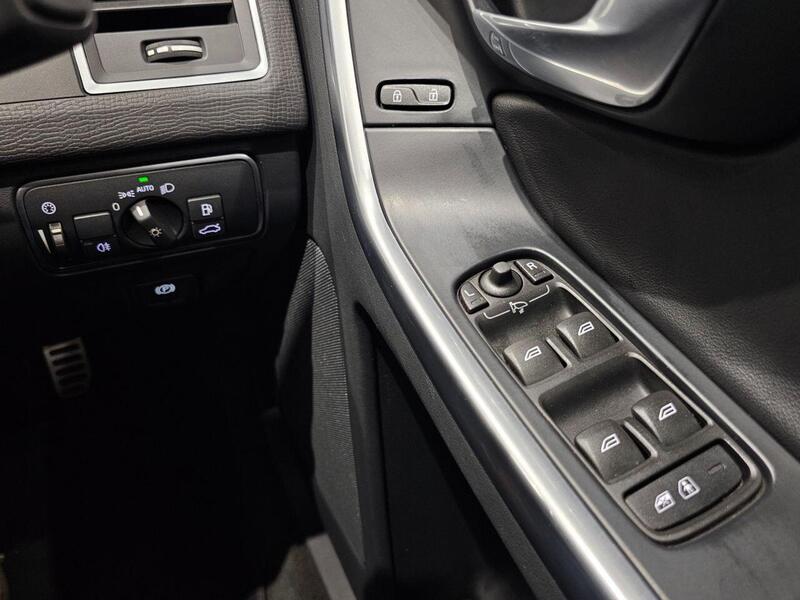 Volvo XC60 view 19