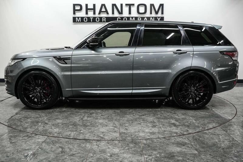 Land Rover Range Rover Sport view 3