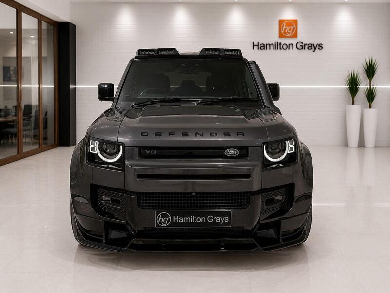 Land Rover Defender 110 view 4