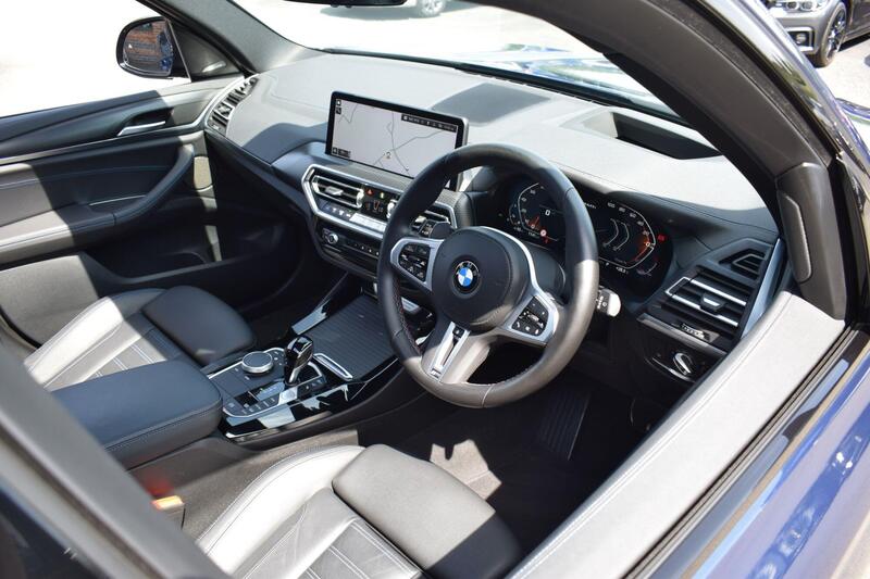 BMW X3 view 3