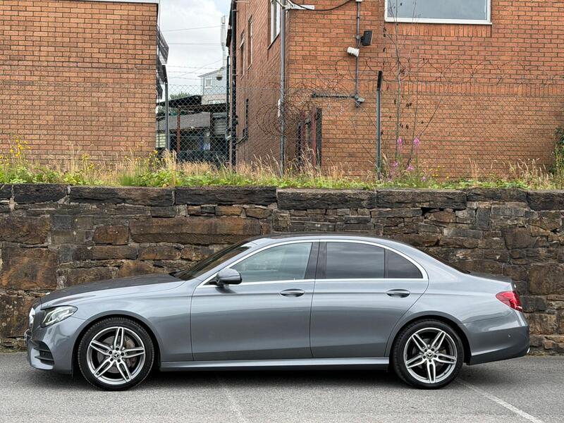Mercedes-Benz E-Class view 4
