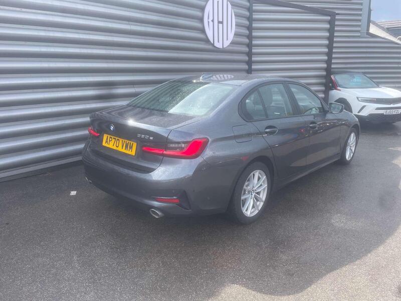 BMW 3 Series view 3