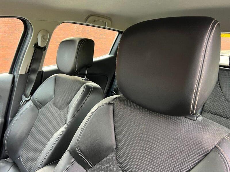Renault Clio view 13