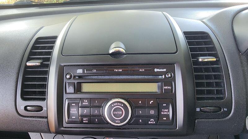 2010 Nissan Note — photo 36