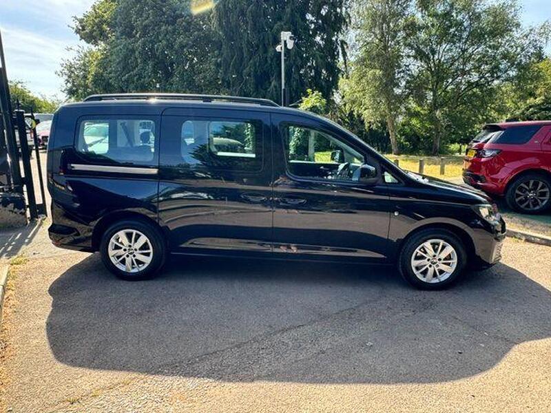 Volkswagen Caddy Maxi view 3