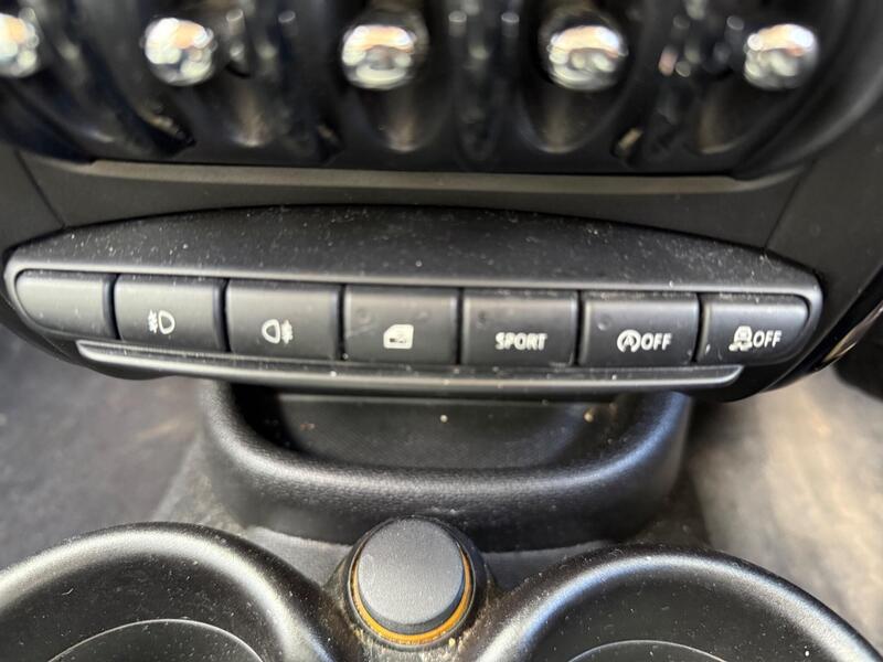 Mini Countryman view 22