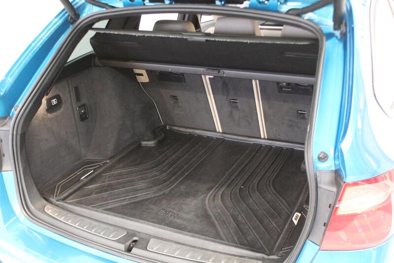 2016 BMW 3 Series in Blue — image 31 of 69