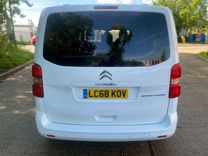 Citroen Spacetourer view 3