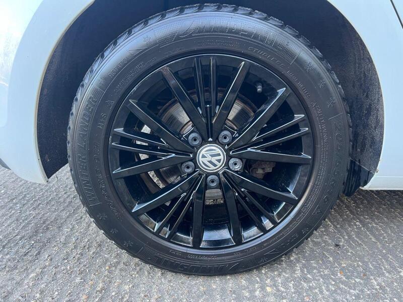 Volkswagen Golf view 25