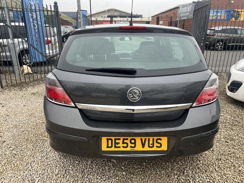 Vauxhall Astra view 5