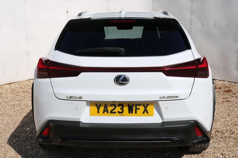 Lexus Ux view 6