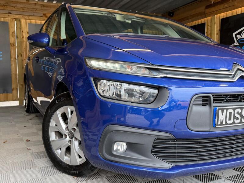 Citroen Grand C4 Picasso view 2