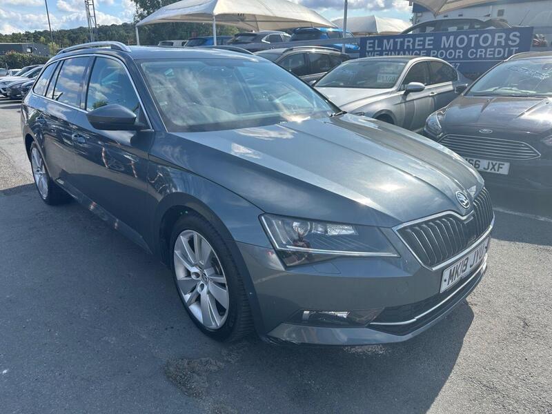 Skoda Superb view 4