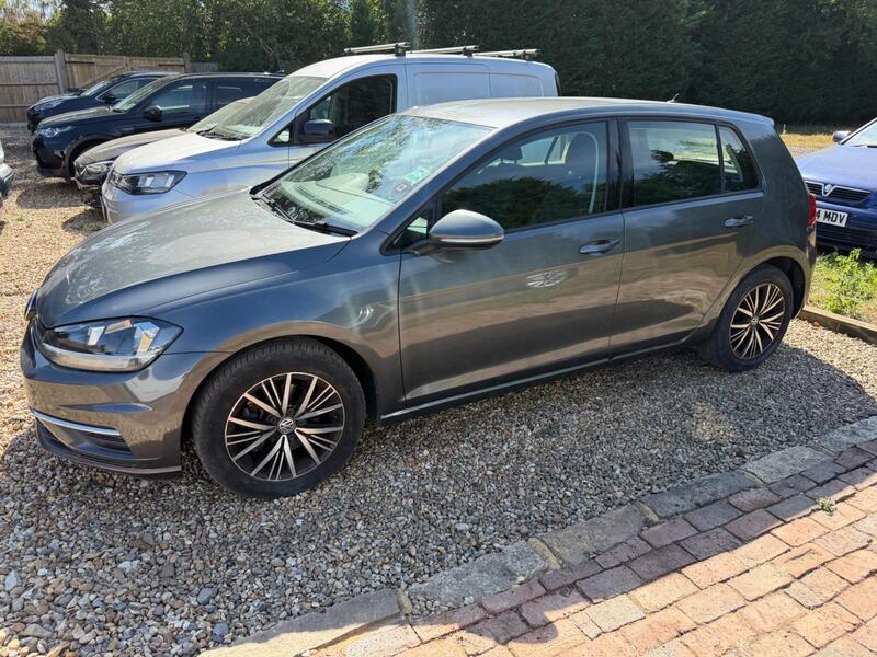 Volkswagen Golf view 3