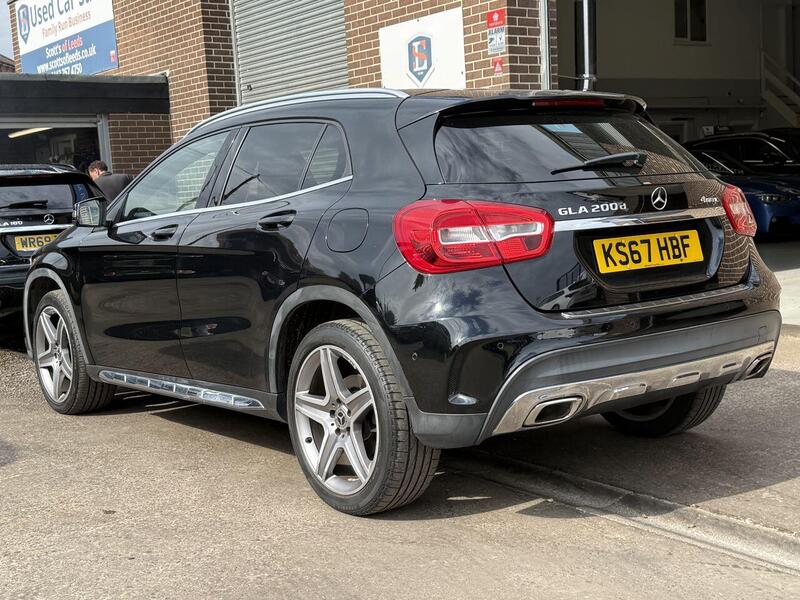 Mercedes-Benz Mercedes-Benz GLA view 4