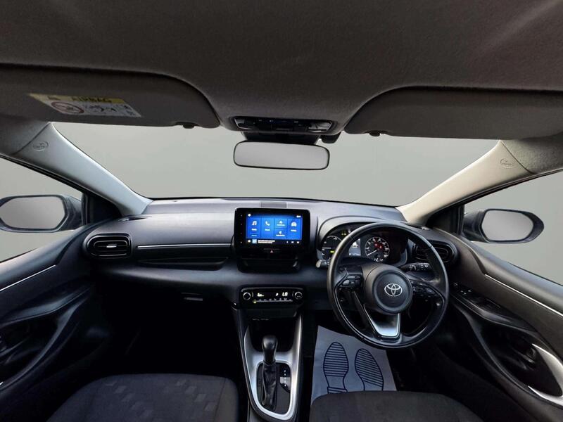 Toyota Yaris view 4