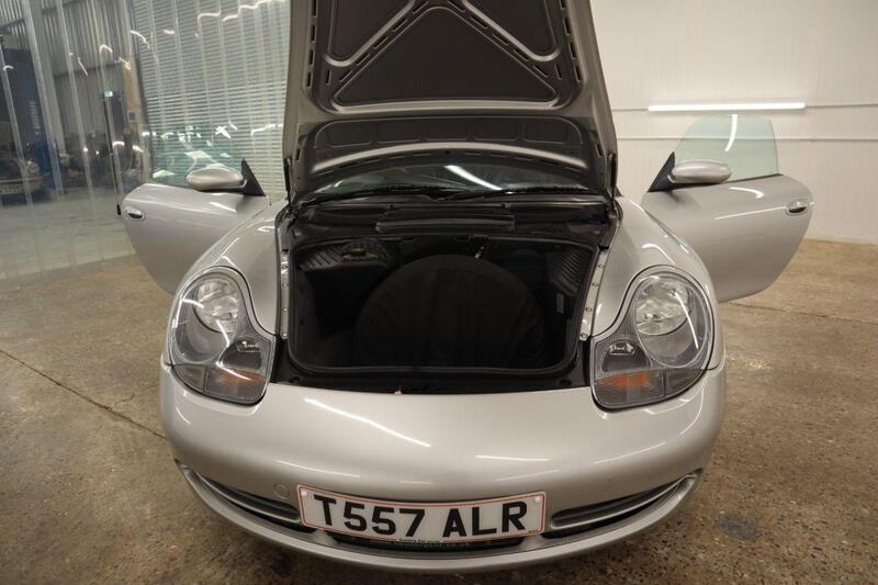 Porsche 911 view 40