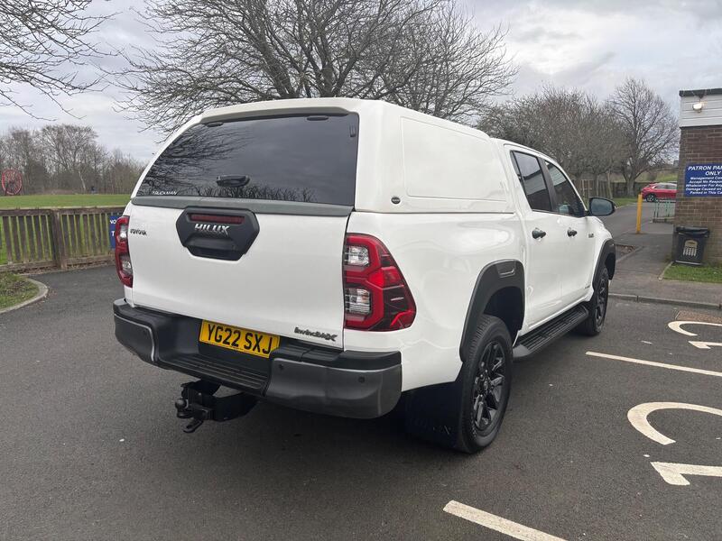 Toyota Hilux view 7