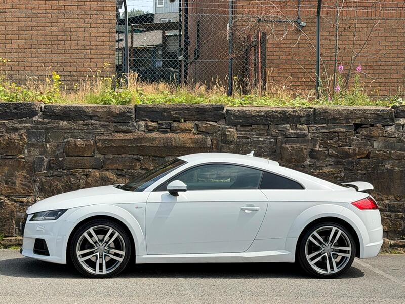 Audi TT view 4