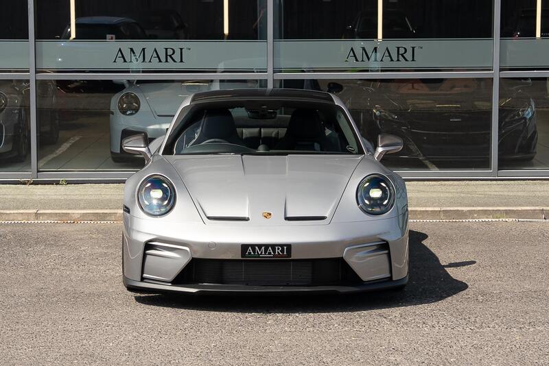Porsche 911 view 5