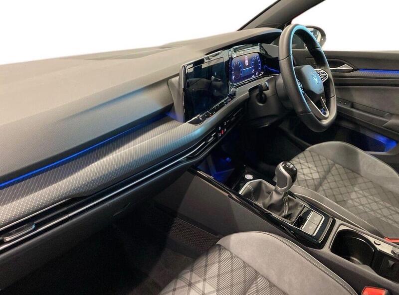 Volkswagen Golf view 3
