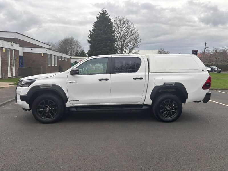 Toyota Hilux view 4
