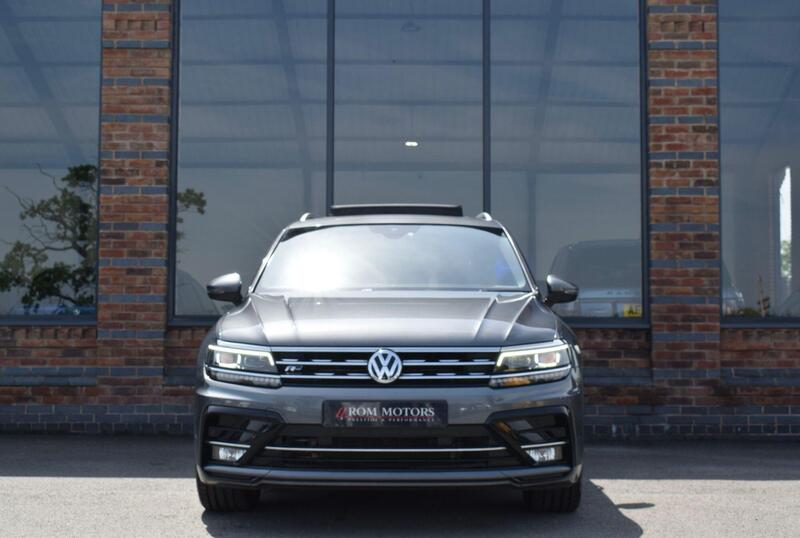 Volkswagen Tiguan view 4