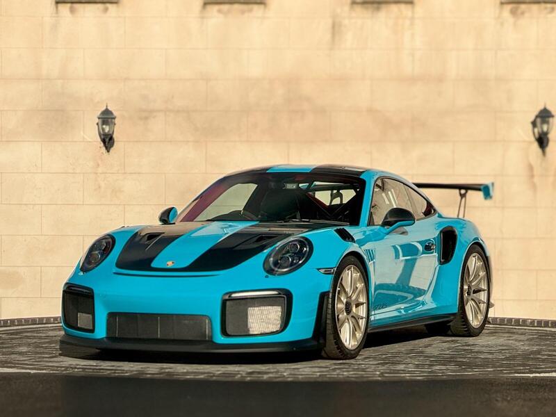 Porsche 911 view 3